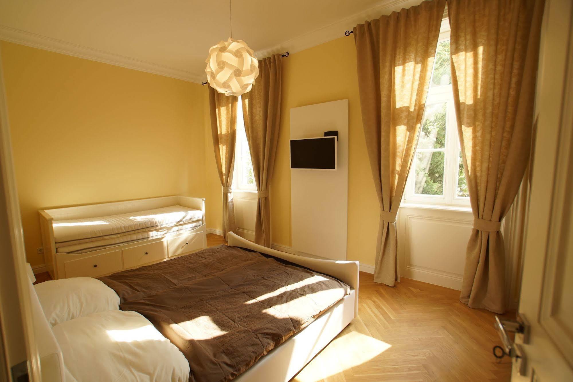 Imperial Apartments Schoenbrunn - Contactless Check-In Vídeň Exteriér fotografie